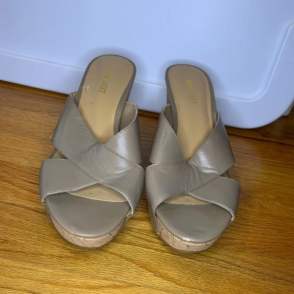 EUC Nine West Wedge Sandal